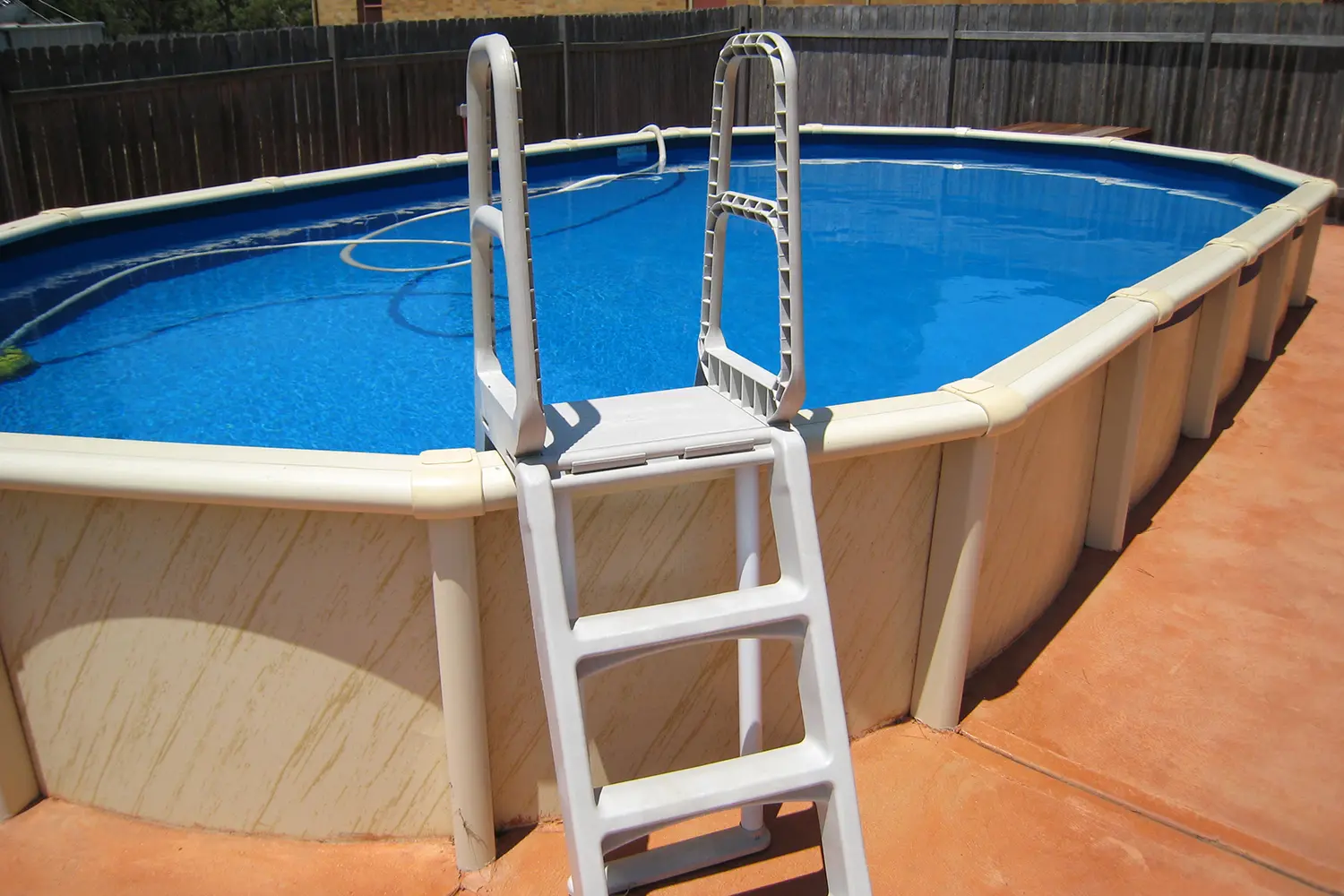 Fiberglass-Material-in-Swimming-Pools