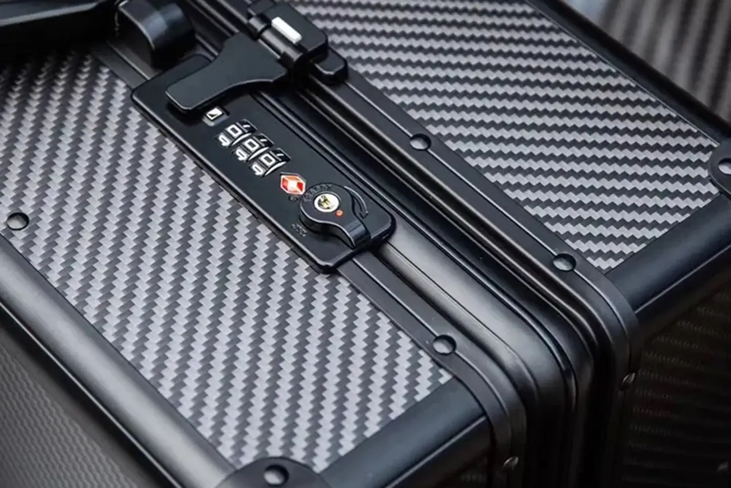 Fiberglass-Suitcase
